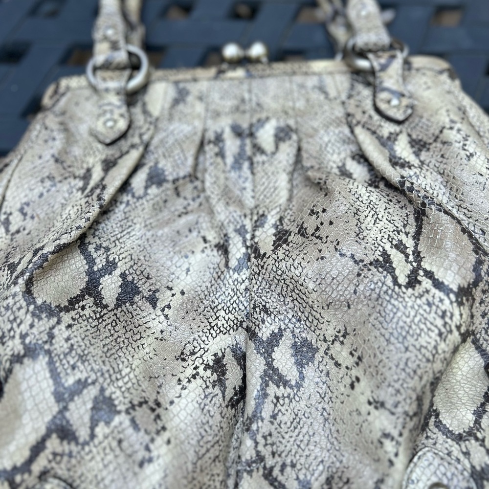 Kenneth Cole Women’s Vintage Leather Snakeskin Shoulder Bag Purse - Picture 3 of 15